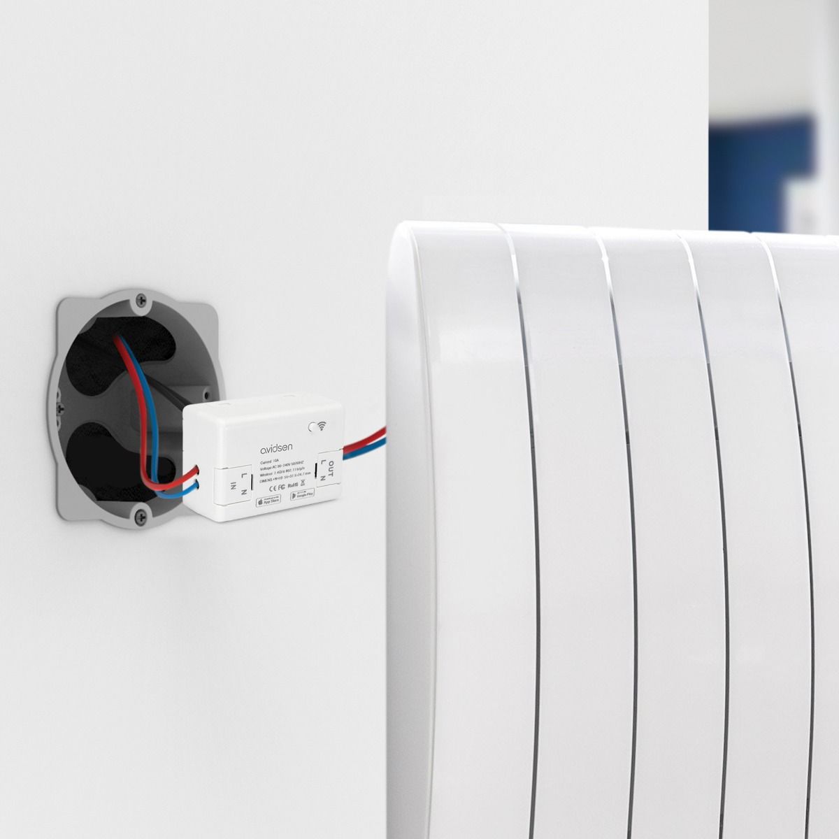 Installare HomeControl dietro una presa elettrica