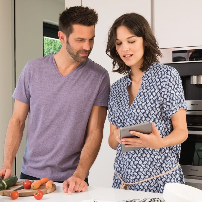 Kit Videocitofono Bifamiliare Wi-Fi Connesso Philips - Espandibile, Monitor Touch Screen 7’’, Apertura Badge RFID, Visione Notturna con Alimentatore a spina