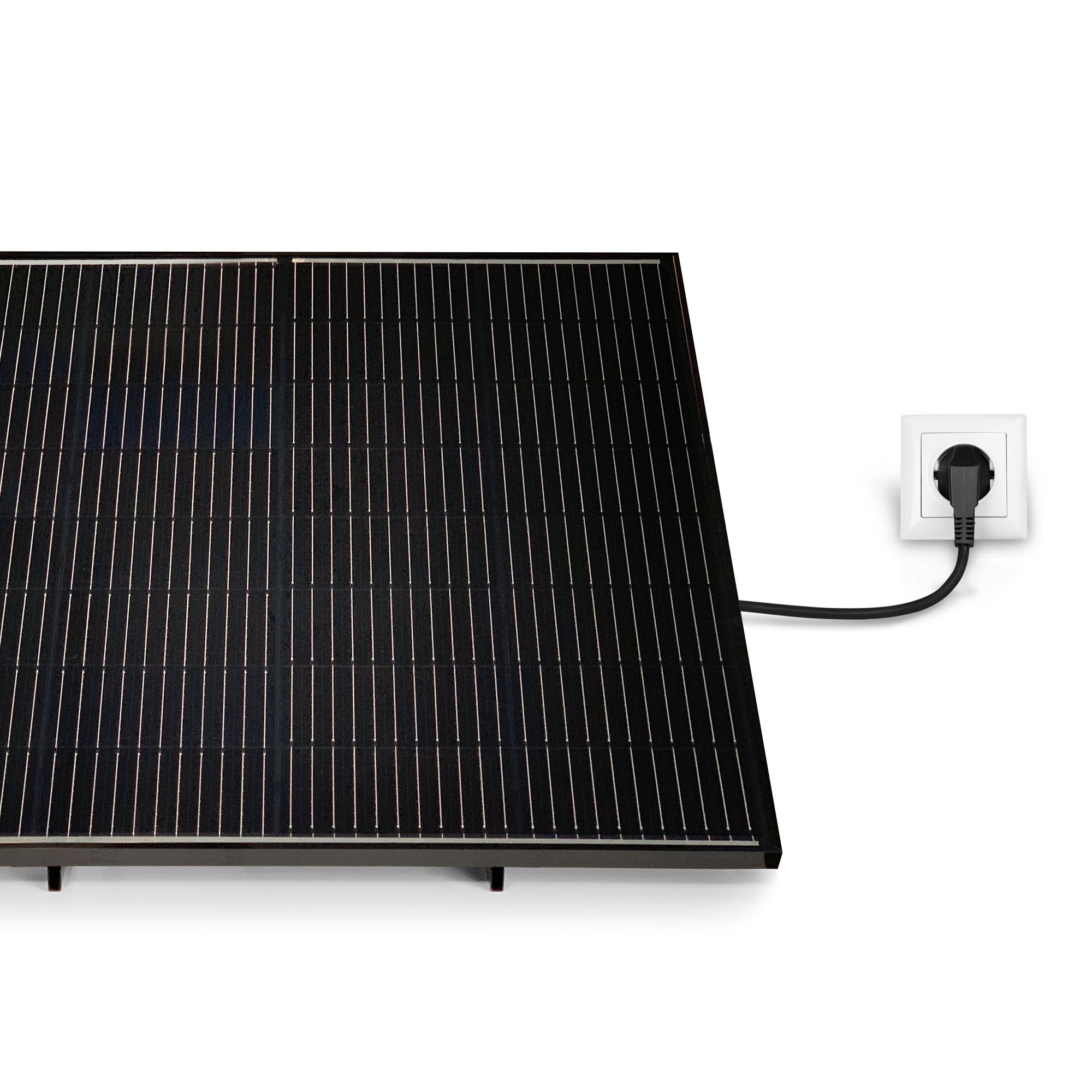 Un kit solare che si collega a una presa di corrente convenzionale