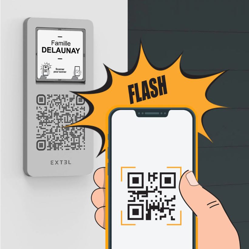 Un client scanne le QR code sur une maison pour sonner